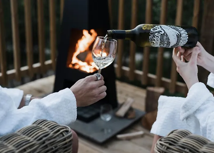 Yurtshire Eavestone - Willow Luxury tent